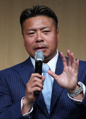 岩村 明憲 様