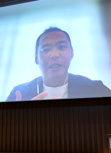 小泉 文明 氏